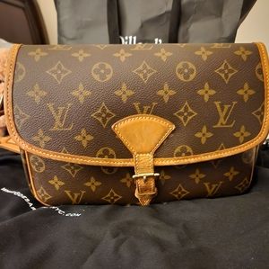 Authentic Louis Vuitton Sologne crossbody bag.